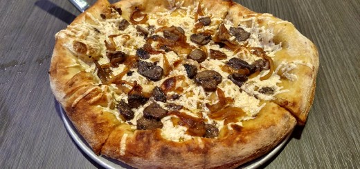 Mellow Mushroom vegan pizza